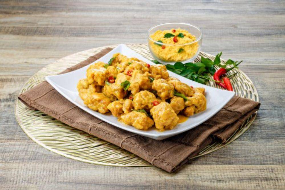 Ayam saus telur asin atau salted egg chicken
