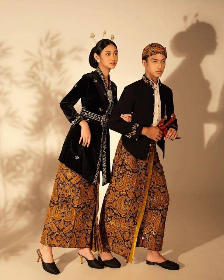 outfit prewedding adat jawa klasik