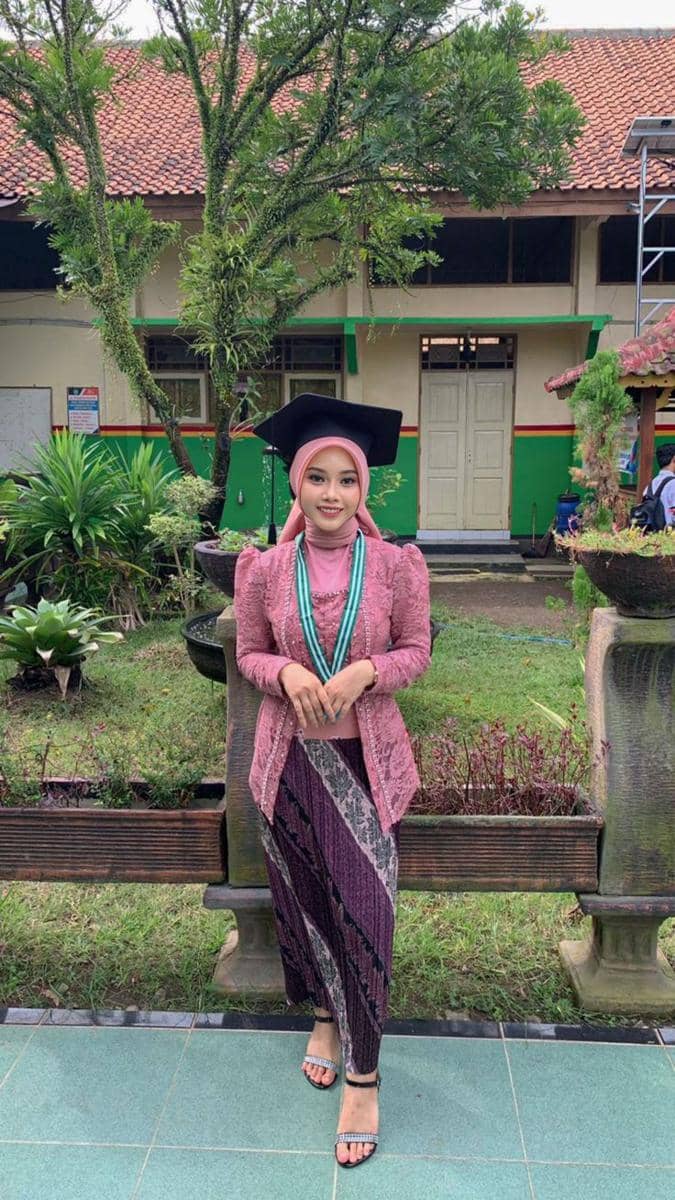 OOTD rok span plisket batik