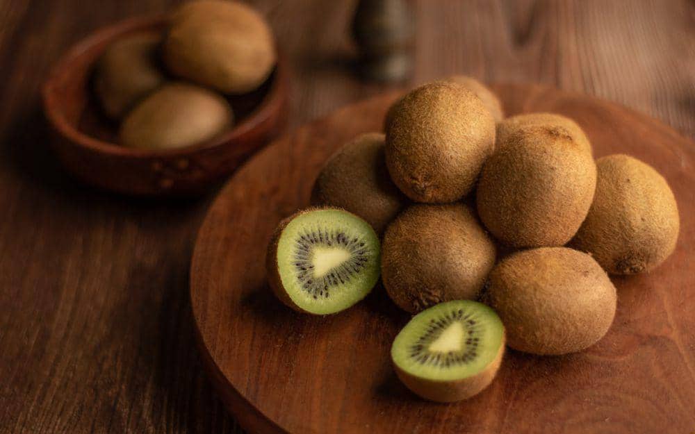 Potret buah kiwi segar (pexels.com/Pranjall Kumar)