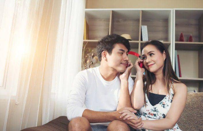 Pasangan (freepik.com/jcomp)