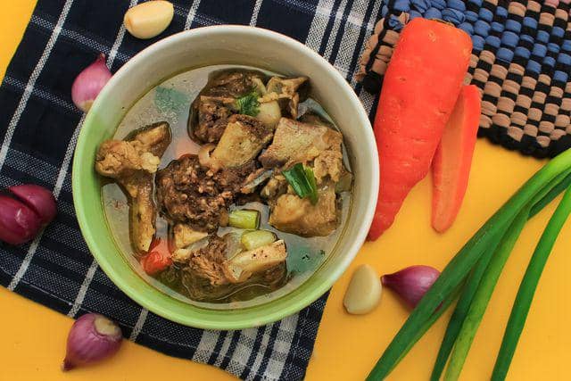 ilustrasi sop buntut rice cooker 