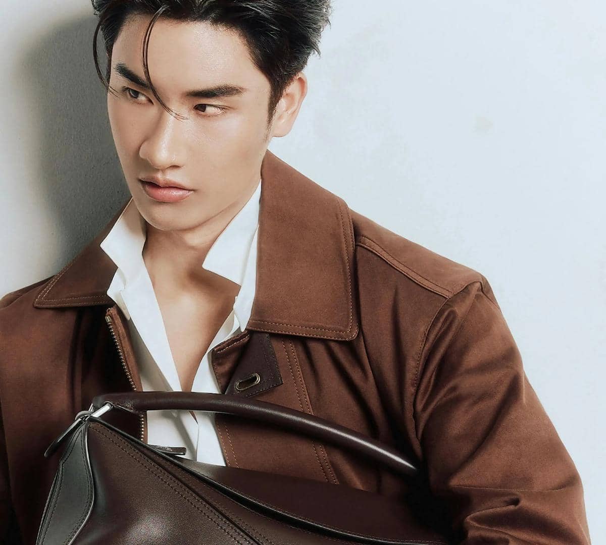 1748843444-loewe_2025_brand_ambassador_announcement_tawan_rgb_cropped_2200x2000_000000004.jpg