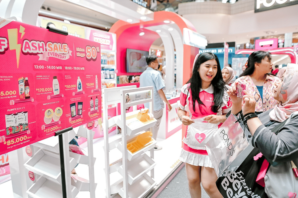 Booth VIVA Apotek di BFA Jakarta 2025 (Dok. IDN)