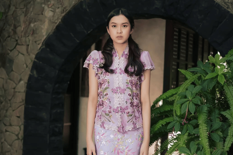 Cover Kebaya Pendek - instagram.comrkv_blooming.png