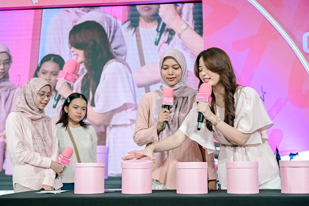 MC menjelaskan cara bermain Games 'Yay or Nay' BFA Jakarta 2025 (Dok. IDN)