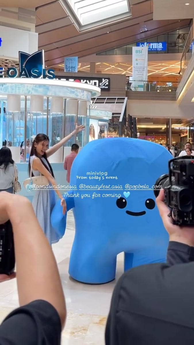 Sabrina Chairunnisa di booth POND'S Biome Oasis BFA Jakarta 2025 (instagram.com/sabrinachairunnisa_)