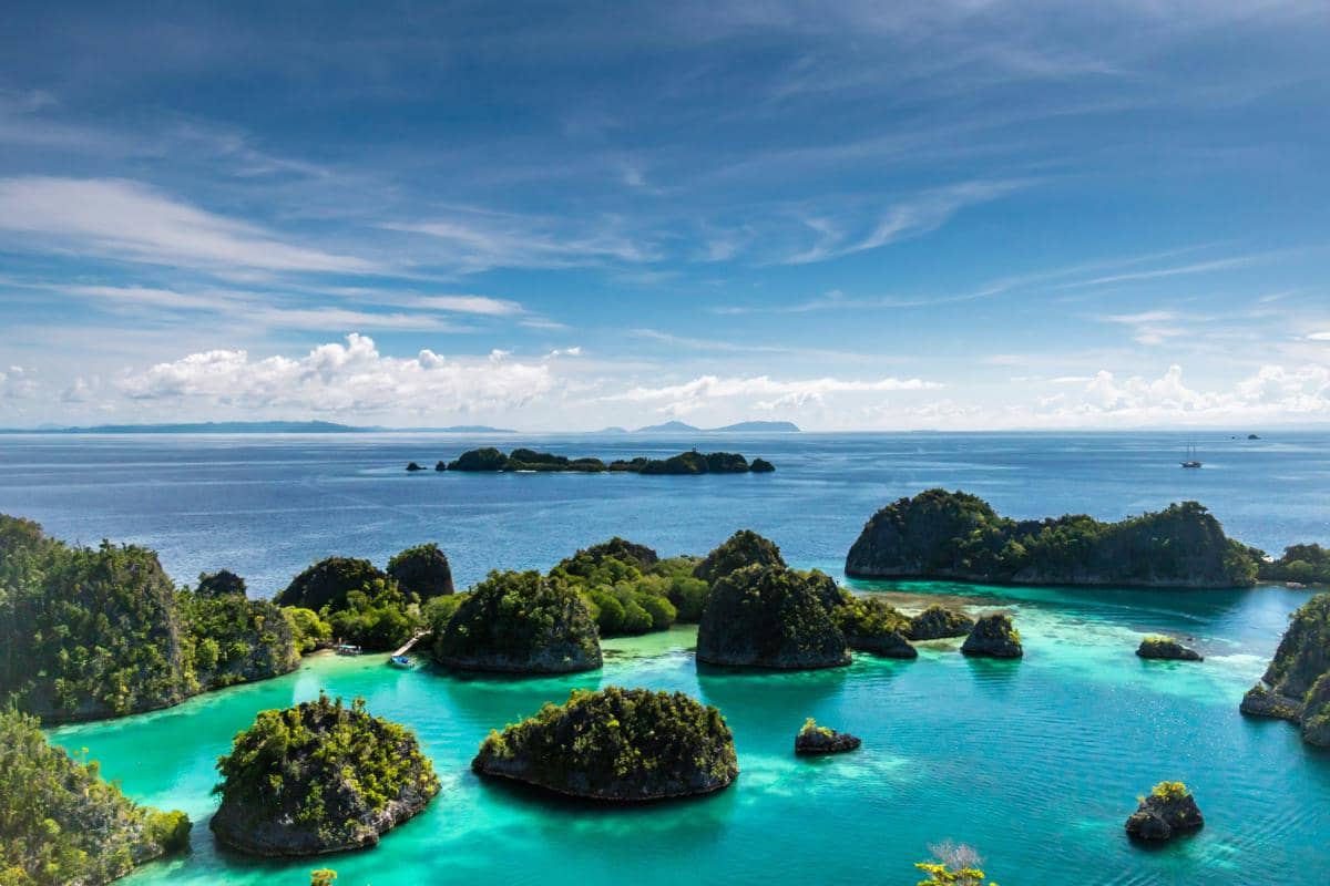Keindahan panorama Raja Ampat yang memesona, (unsplash.com/sutirtab)
