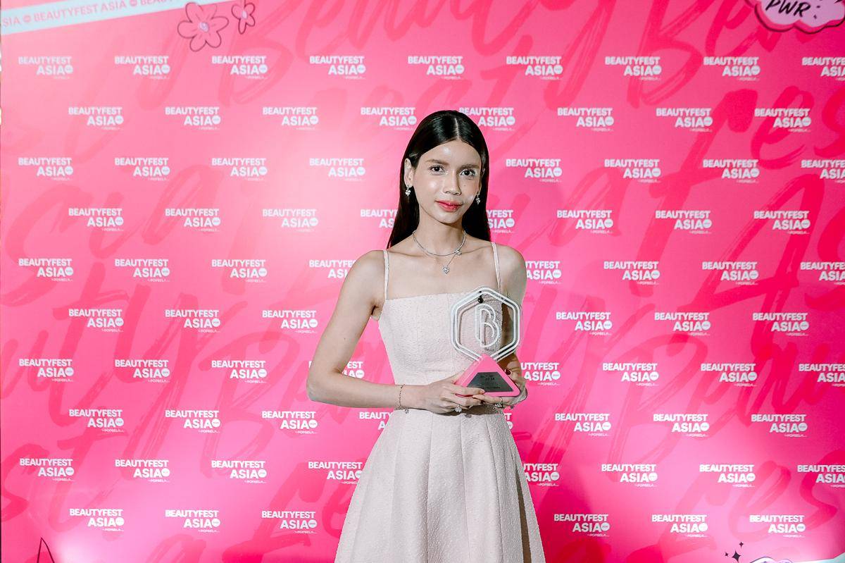 5 Outfit Terbaik di Red Carpet Popbela Beauty Awards 2025