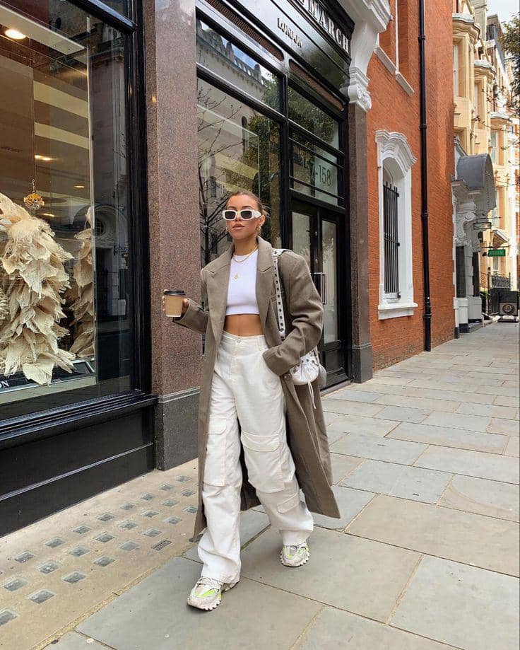 Celana Caro dan Chunky Sneakers 