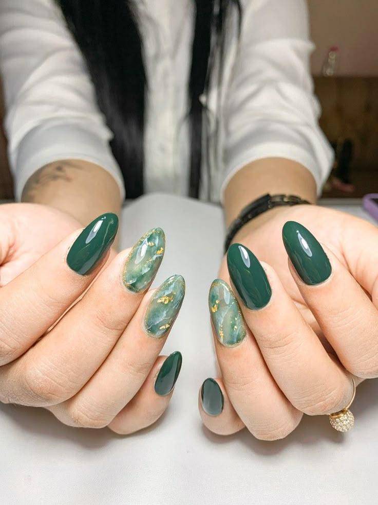 inspirasi nail art nuansa dark green