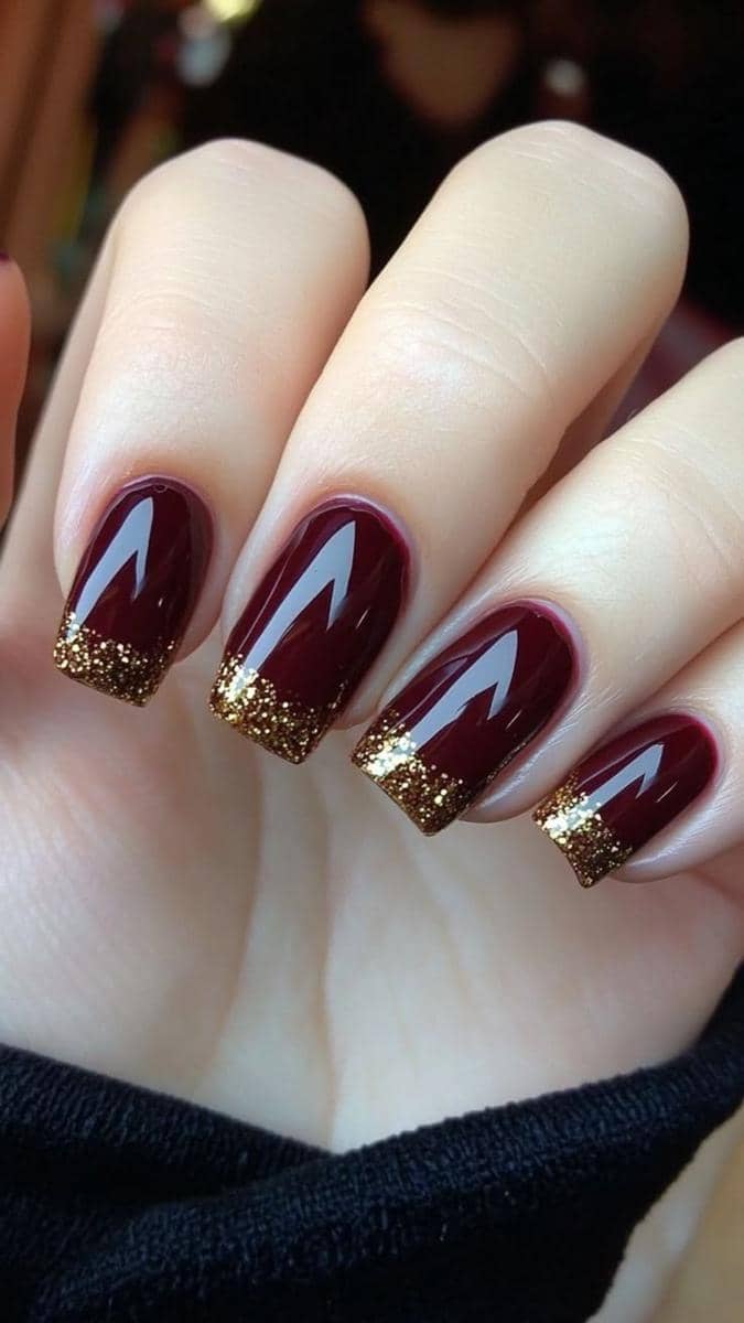 7 Inspirasi Nail Art Maroon Gold yang Elegan dan Classy | POPBELA.com