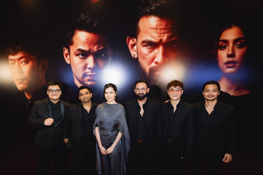 Sutradara Blood Brothers.jpg