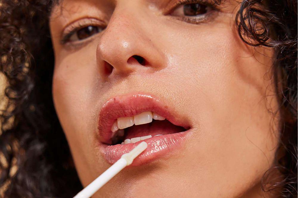 7 Rekomendasi Lip Oil Lokal, Menutrisi dan Mempercantik Bibir 