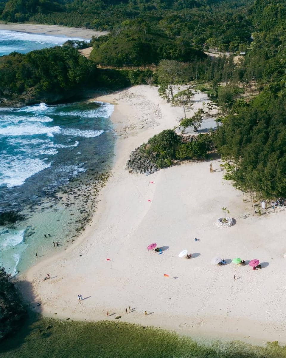 Pantai Tanjung Penyu Malang