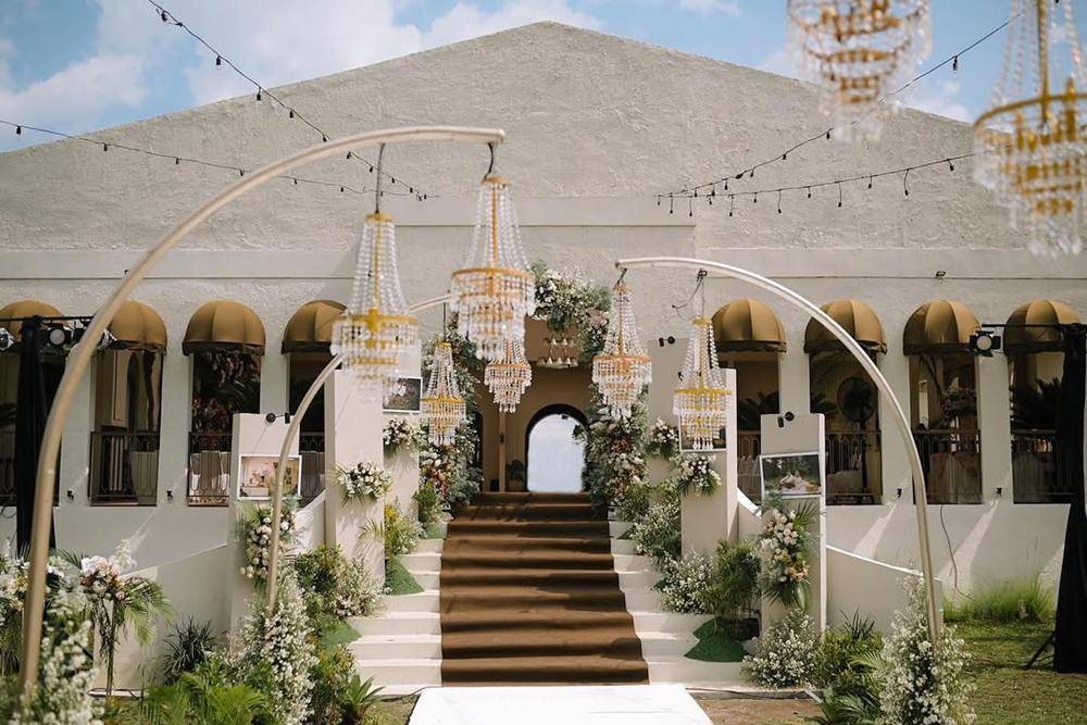 The Amora Wedding & MICE Venue (instagram.com/@amoravenueyogyakarta)