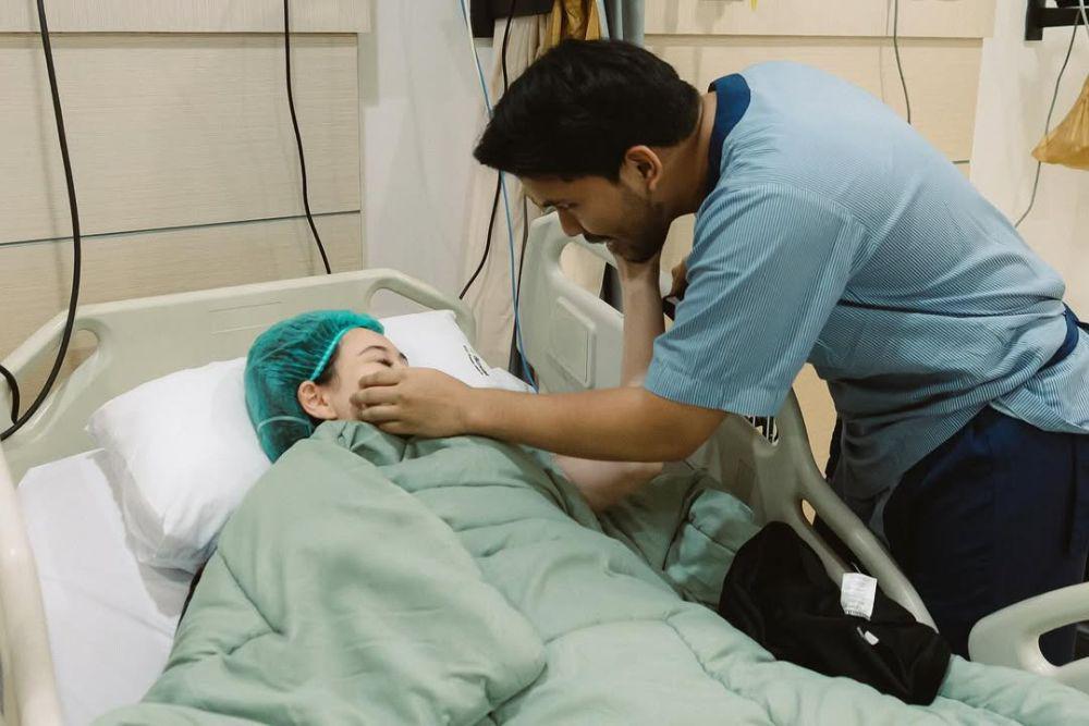 Momen kelahiran anak Aaliyah Massaid dan Thariq Halilintar