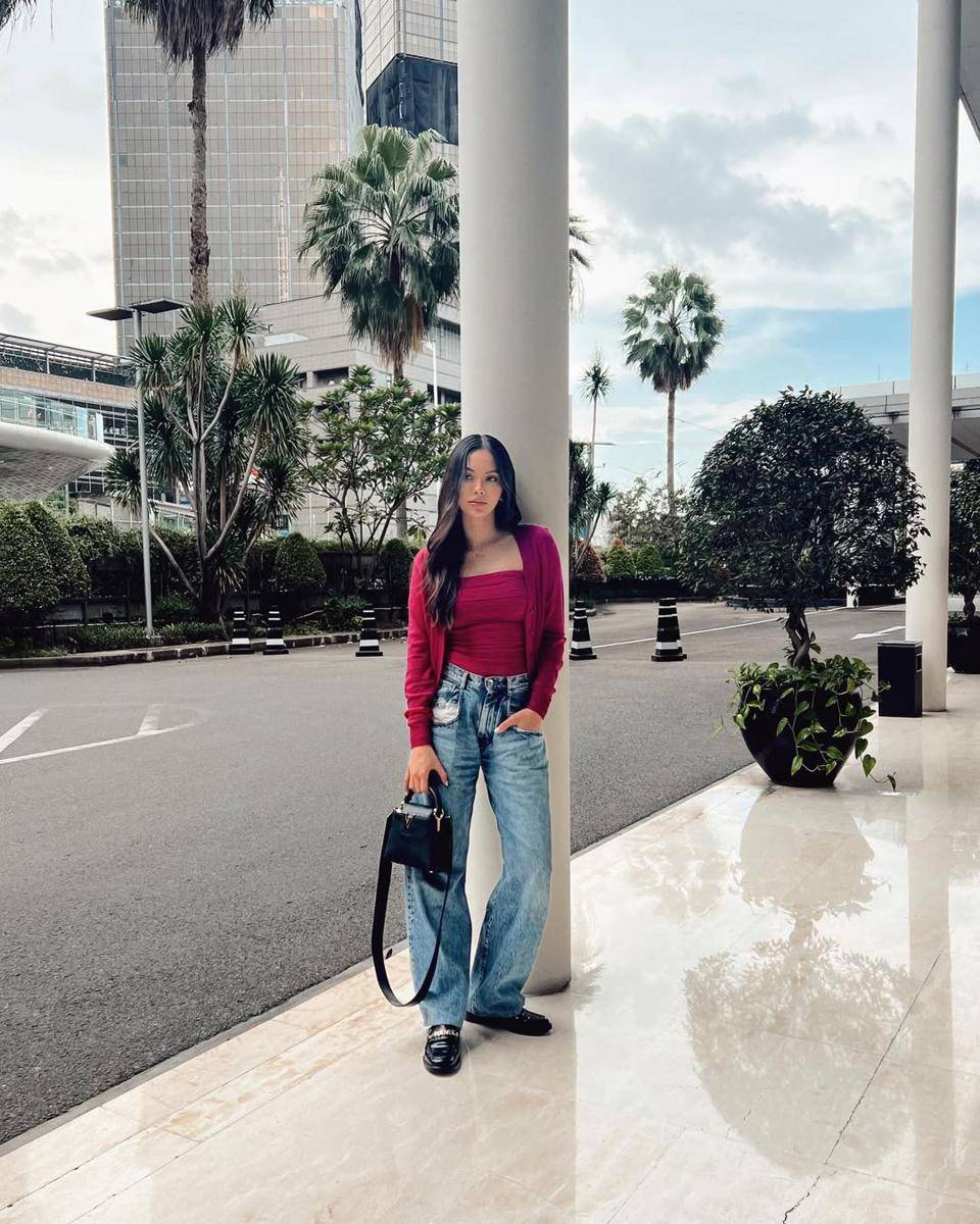 gaya OOTD Alyssa Daguise