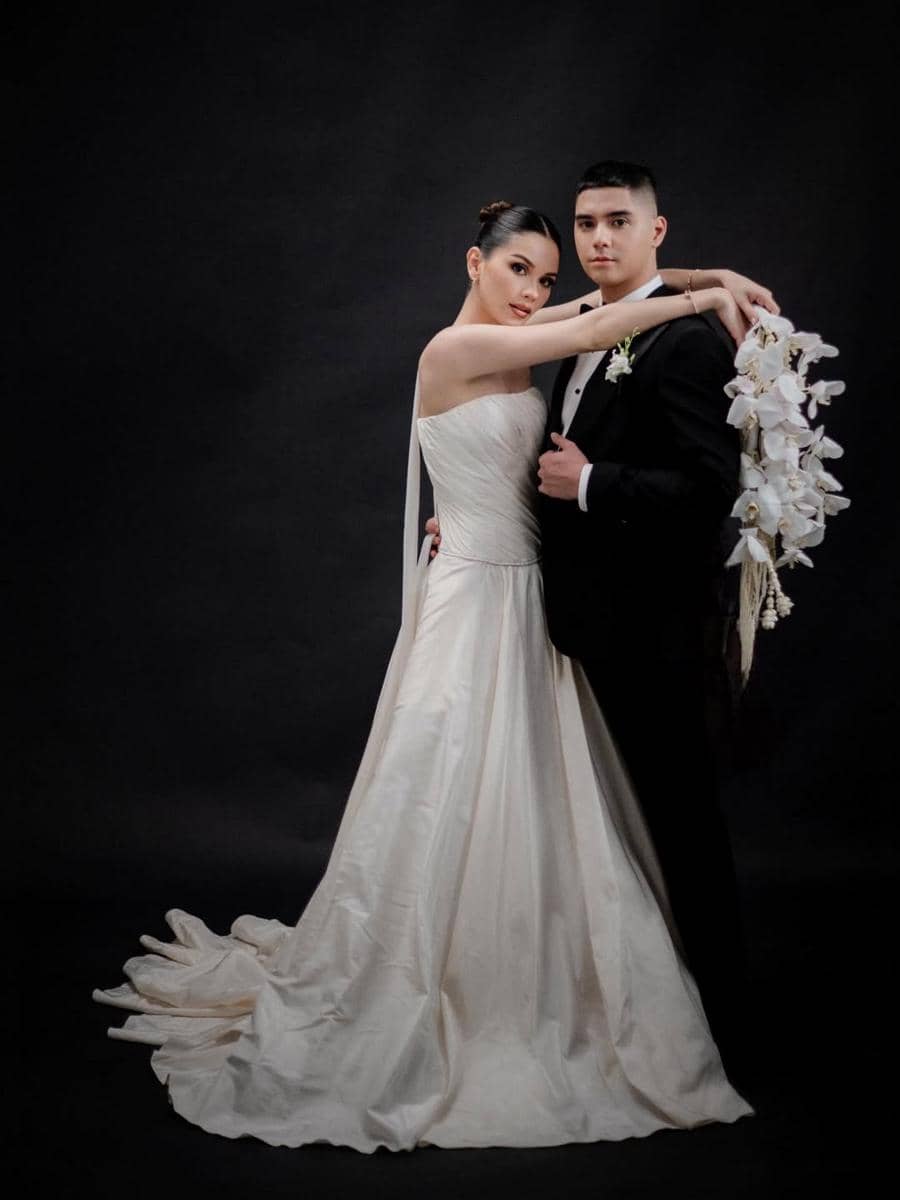 The countdown to forever begins now… 🤍Photographer @reynardkarmanphotoAlyssa’s attire @pamelausanto @pamelausanto.atelierAl Ghazali’s attire @jonathanwongso @wonghangtailorJewelry @cartier @time.international .jpg