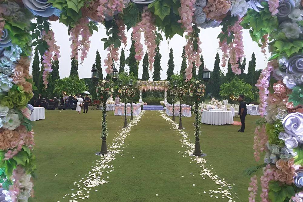 Bukit Darmo Golf Peninsula (bridestory.com)