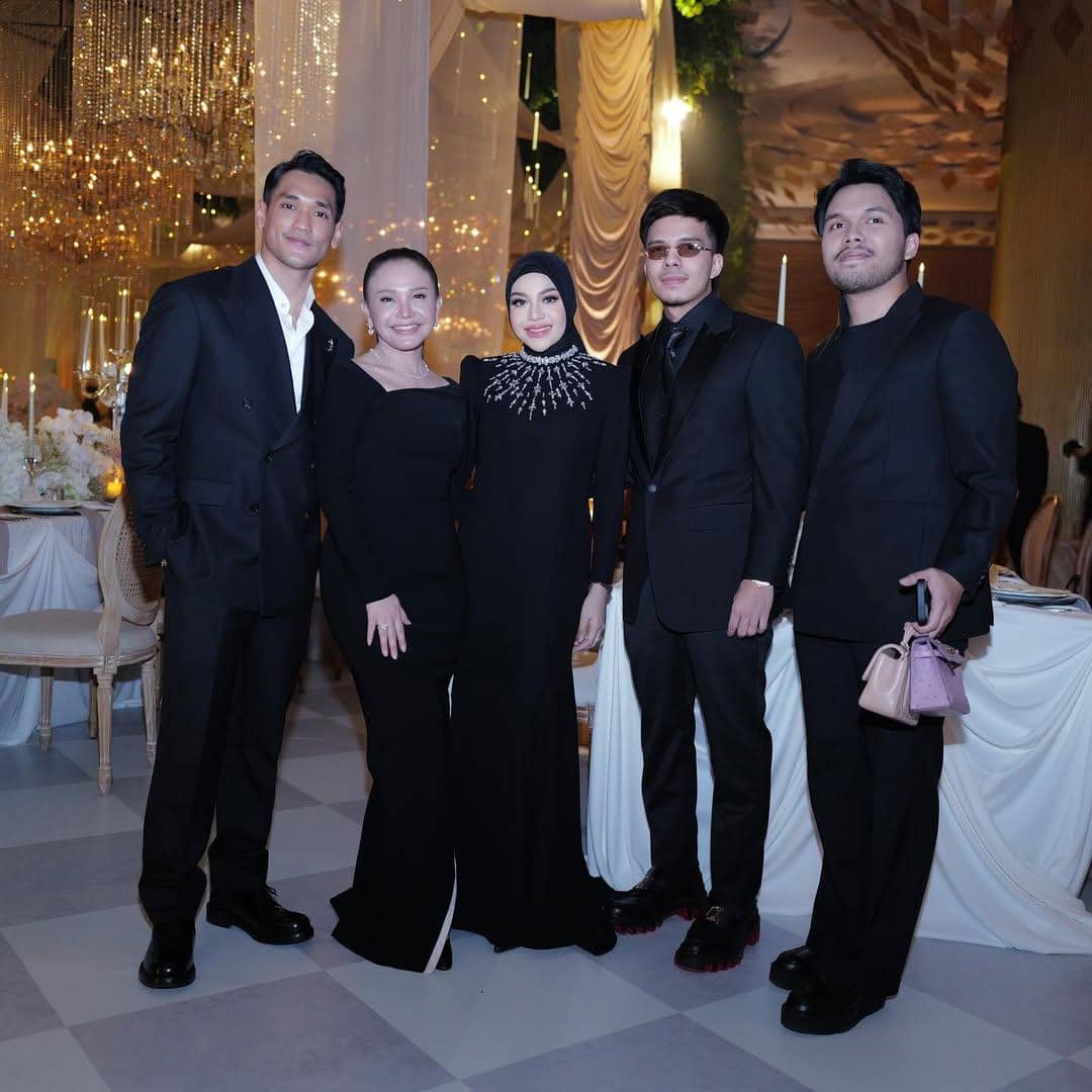 Tebak size jas aku kirim jas ku sendiri 😅🕴️- @sasdesigns (1).jpg