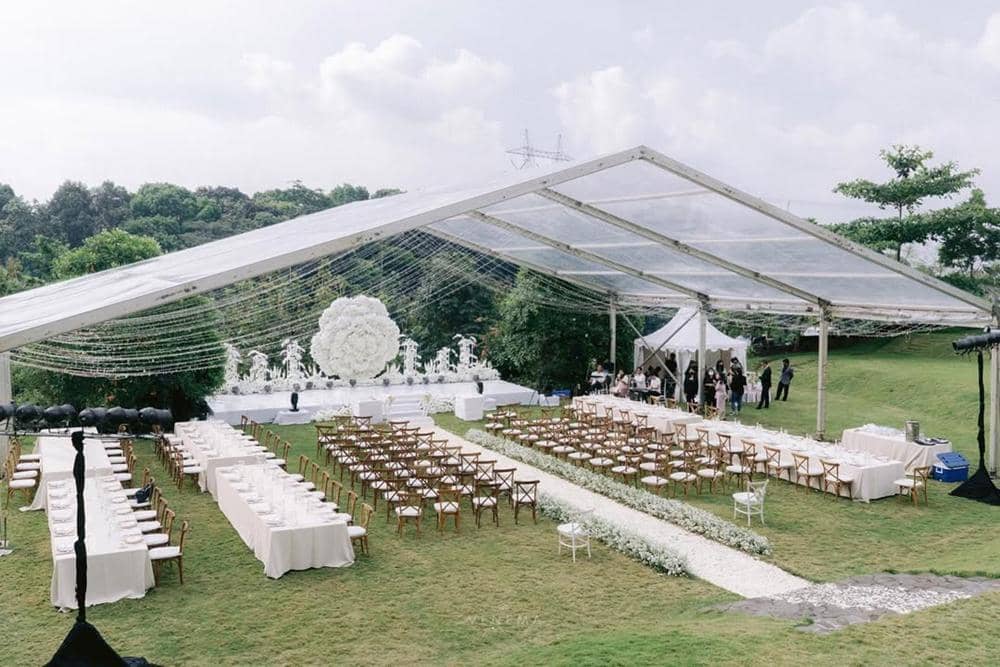 RossaV (instagram.com/@rossa.v)