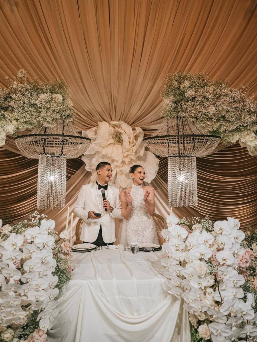 A night to remember ð€ Photos- @derai.studio, @rollmoments, @axioo Brideâs attire- @hiantjenGroomâs attire- @zegnaStyled by- @astecatBrideâs Jewelry- @wandahouseofjewelsAlyssaâs mom & sister attire- @maisonm.jpg