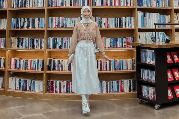 7 Ide OOTD ke Sekolah Baju Bebas Sopan yang Kekinian | Popbela.com