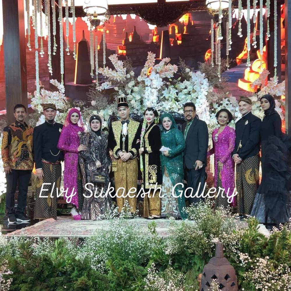 Selamat untuk Ananda @alghazali7 dan @alyssadaguise Insya ALLAH menjadi keluarga Sakinah Mawaddah Warohmah, Aamiin Selamat kepada @ahmaddhaniofficial @maiaestiantyreal @mulanjameela1.jpg