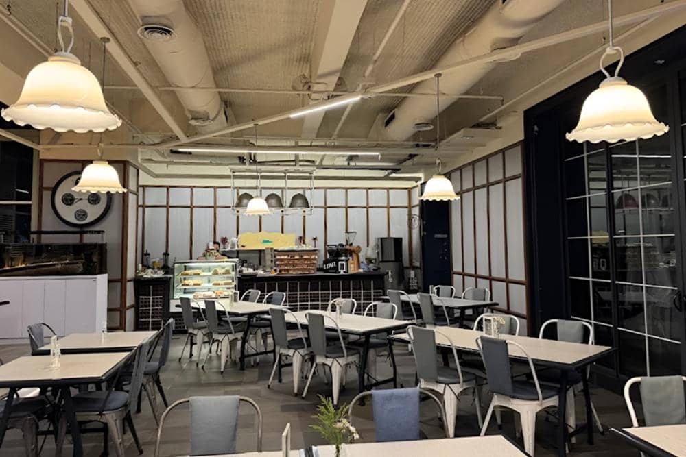 Hours Kelapa Gading (Google Review/Lela Vista)