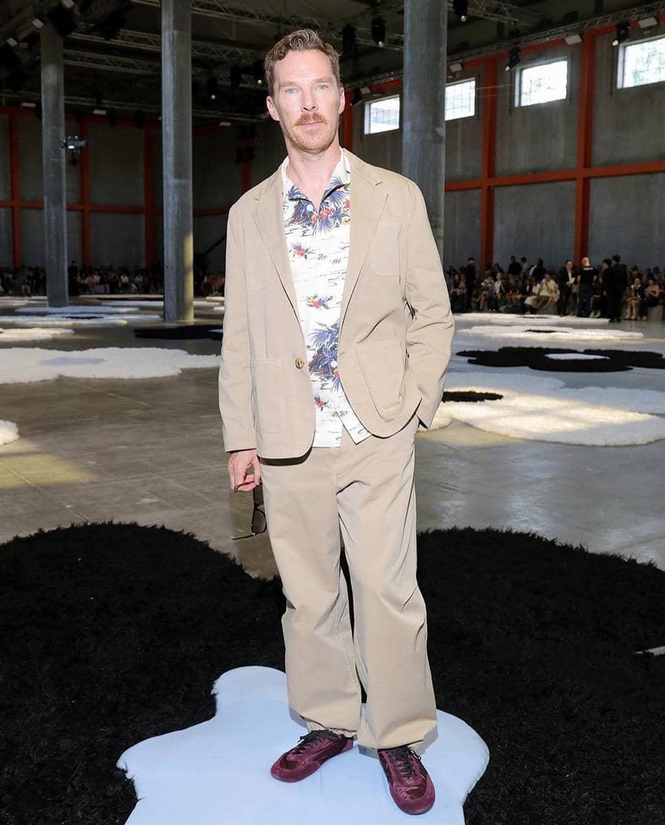 @prada’s Spring-Summer 2026 menswear show drew a sharp-suited crowd in Milan, with familiar faces like @zkdlin, @m.by__sana, @stormzy and @ldh_sky spotted front row. Between clean tailoring and minimalist codes, the guestlist served q (2).jpg