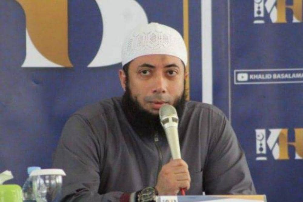 Biografi-Ustadz-Khalid-Basalamah.jpg