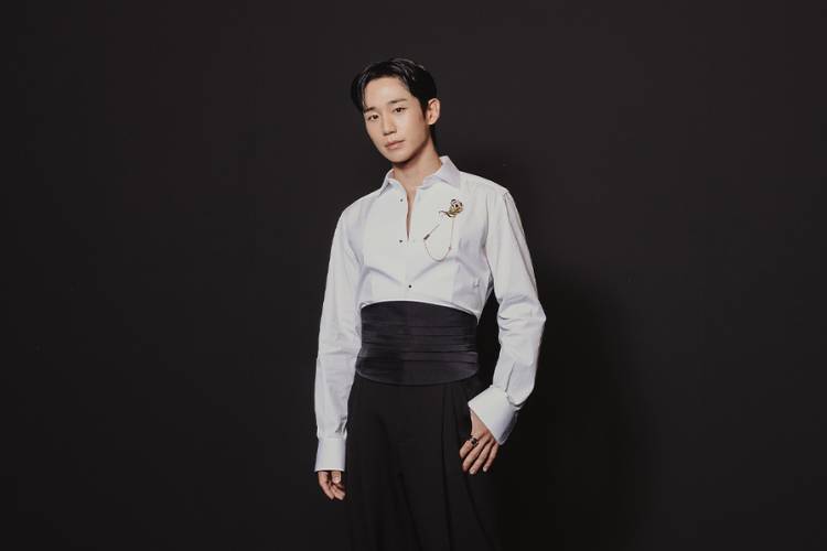 Gaya Modis Artis Internasional Selama Milan Fashion Week Men's SS26