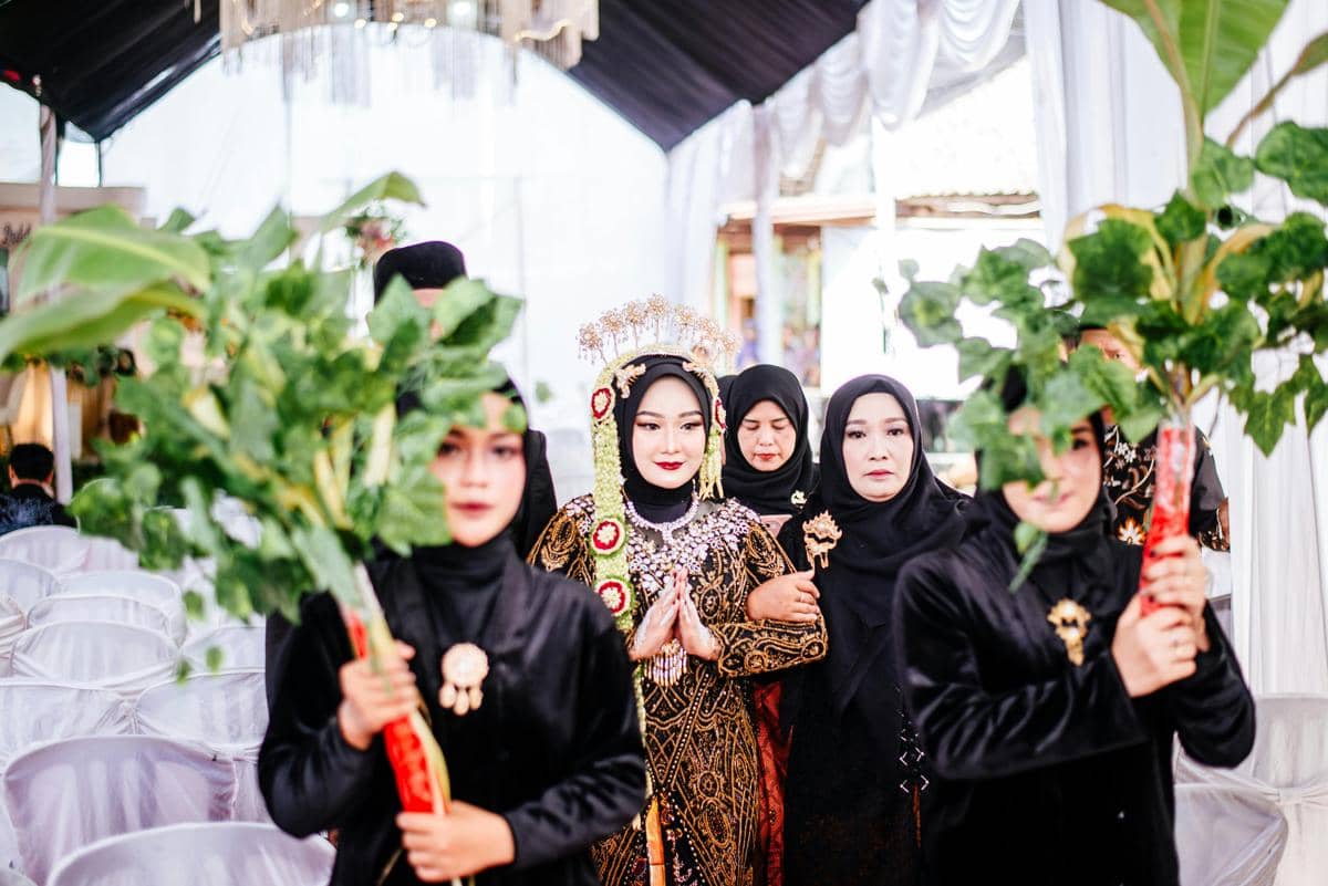 Ilustrasi upacara pernikahan adat Jawa 