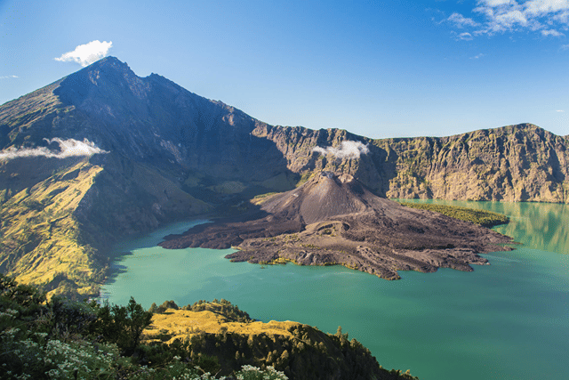 Wisata Gunung Burangrang, Lokasi, Rute, dan HTM | Popbela.com