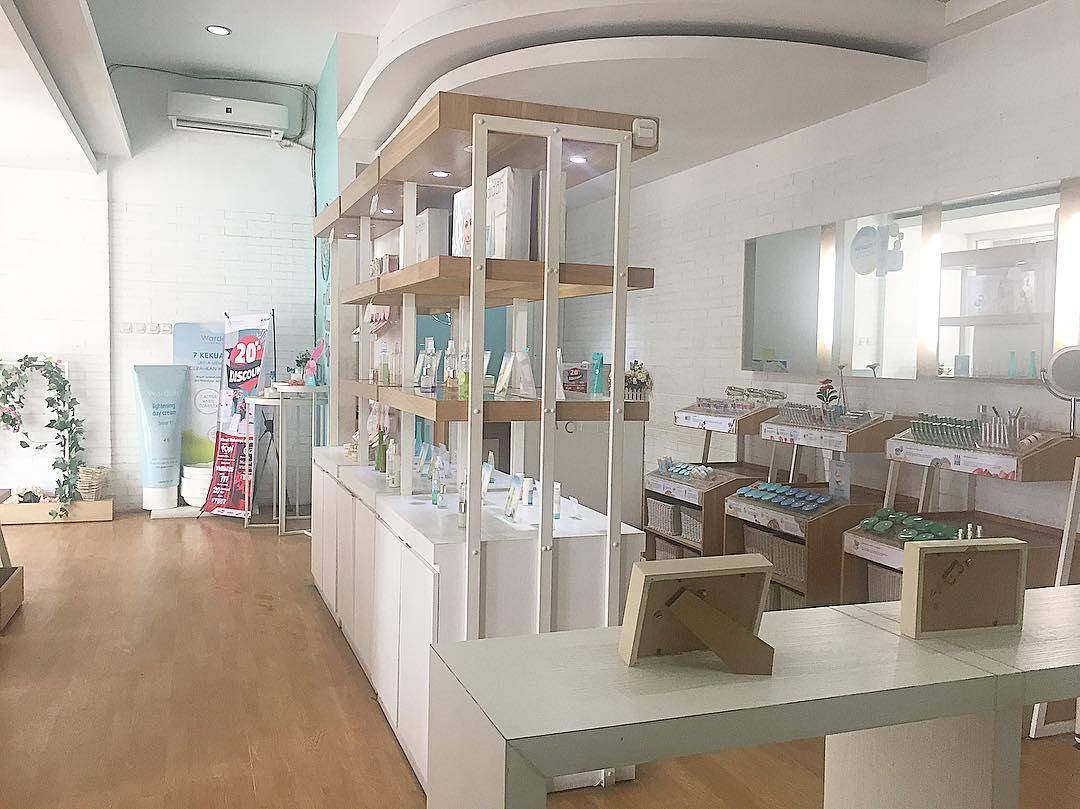 Toko kosmetik di Jogja