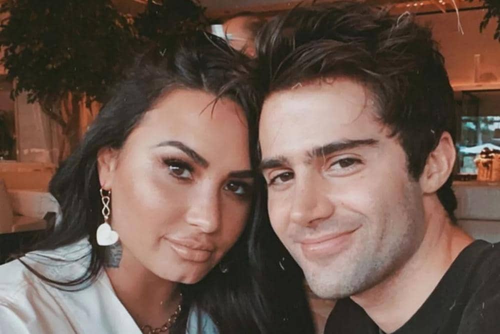 Demi-Lovato-and-Max-Ehrich27-8d6677bc4575491bb0986a1226dd7787.jpg