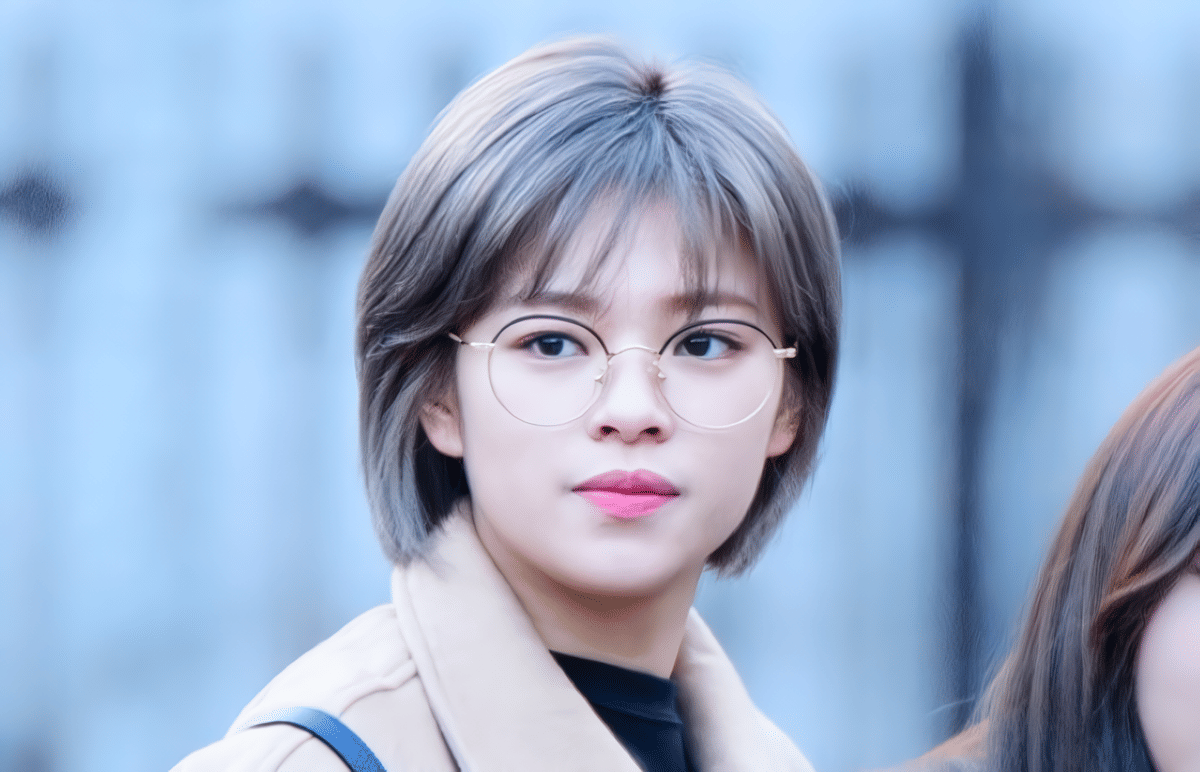 Jeongyeon Short Hair