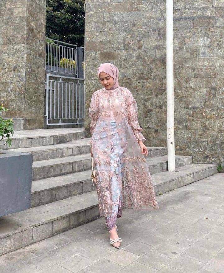 Kebaya Pink Organza.jpg