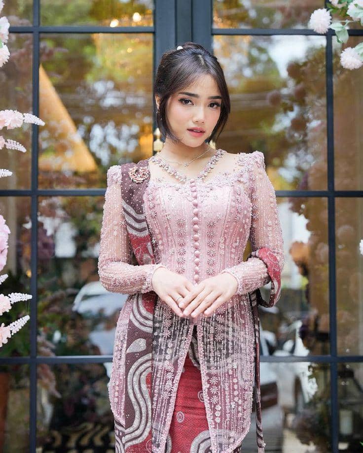 Kebaya Pink Puff Shoulder.jpg
