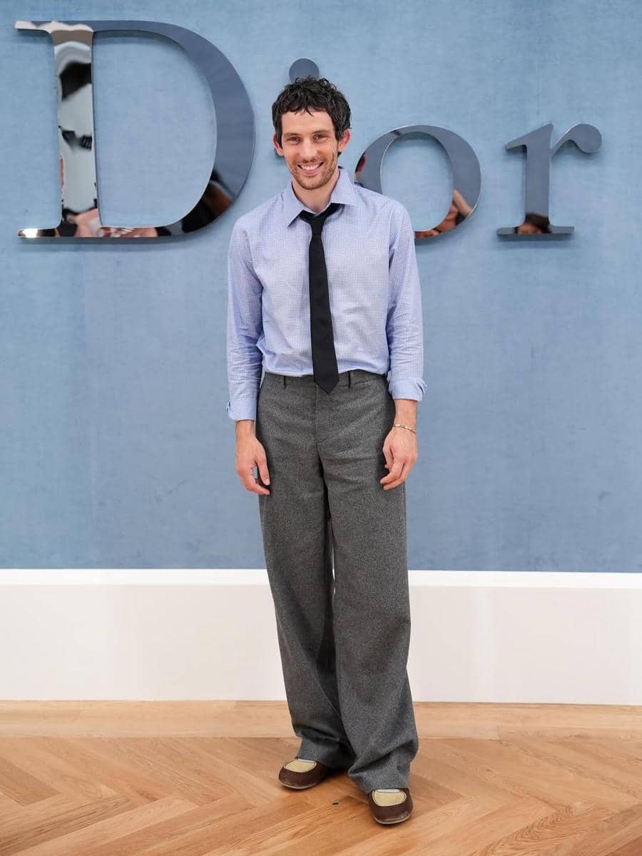 Sabrina Carpenter, Robert Pattinson, Daniel Craig, LaKeith Stanfield, Josh O’Connor, Drew Starkey, Joe Alwyn, & Mike Faist were all in attendance at the Dior Homme Menswear Spring-Summer 2026 Fashion Show in Paris!#SabrinaCarpenter#Ro (2).jpg