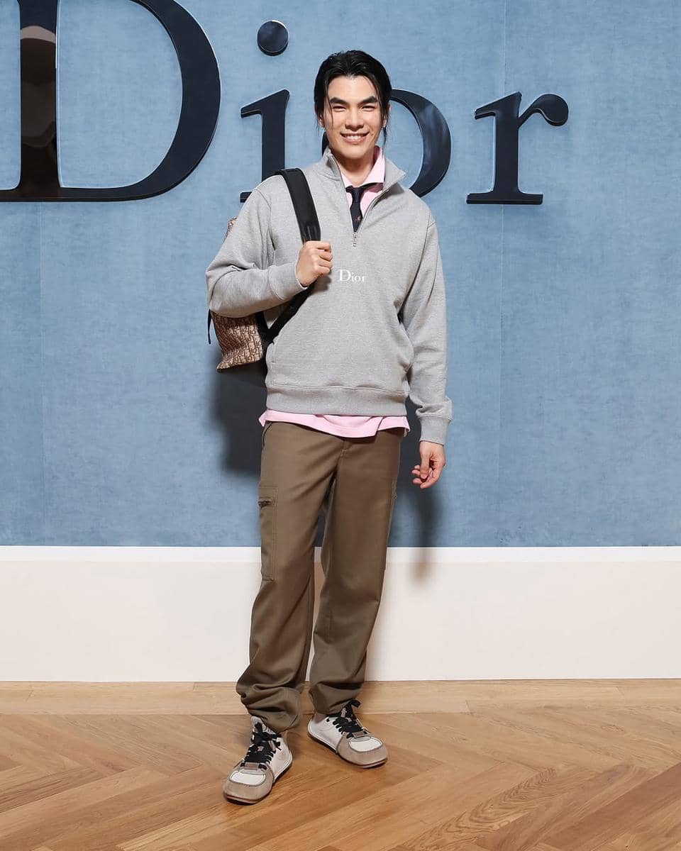 The brigade of stars ✨ at yesterday’s @dior SS26 men’s show in Paris! @min9yu_k of @saythename_17, @txt_bighit, @apo555, @milephakphum, @sabrinacarpenter, @badgalriri, @asaprocky and more! 👀 Swipe for the best looks of the cele (3).jpg