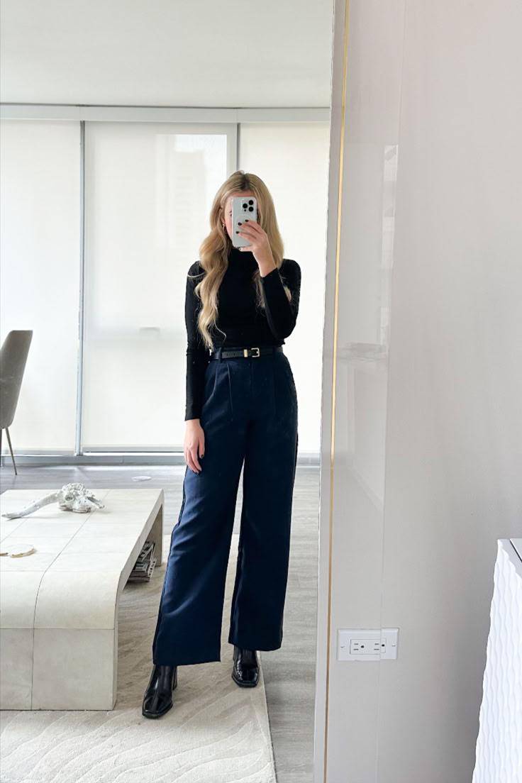 celana navy cocok dengan baju warna apa