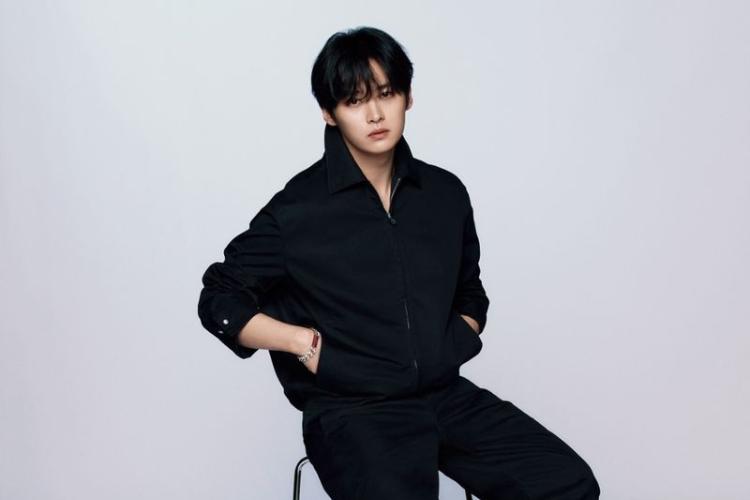 Lee Know 'Stray Kids' Resmi Jadi Global Brand Ambassador Gucci