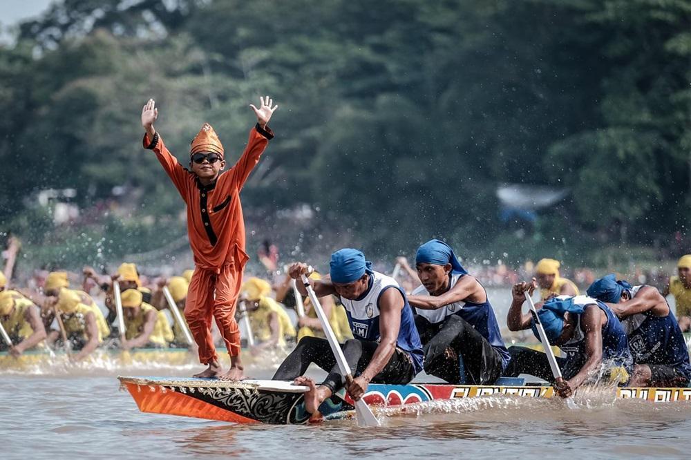 6 Fakta Menarik Seputar Pacu Jalur, Lagi Viral di TikTok!