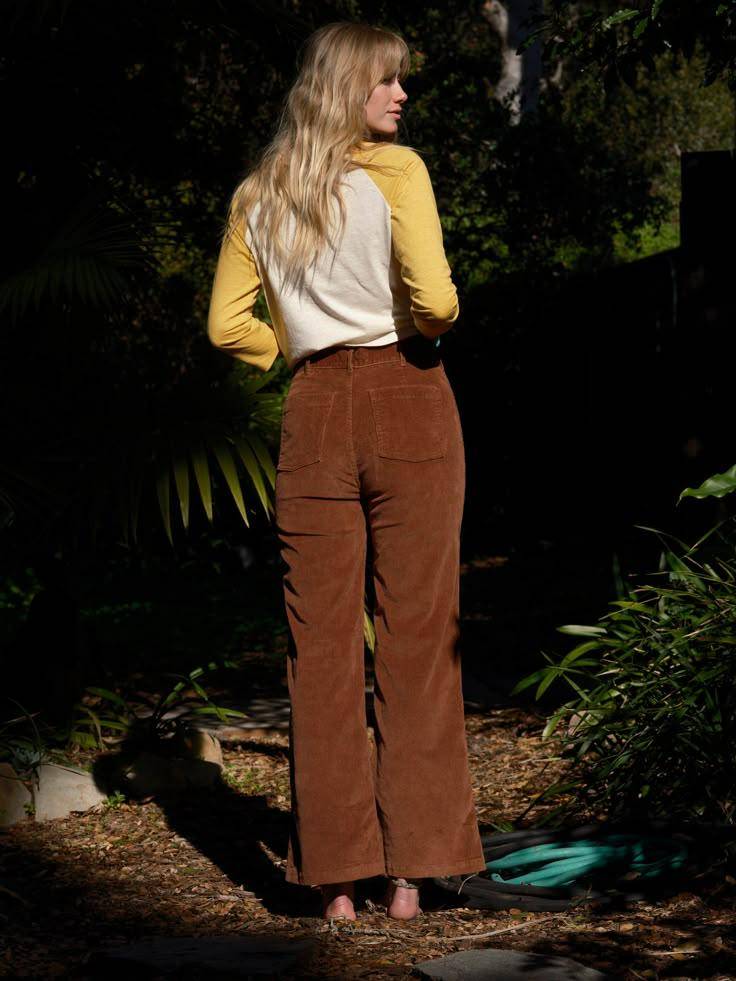 Corduroy dan Kaos Kuning.jpg