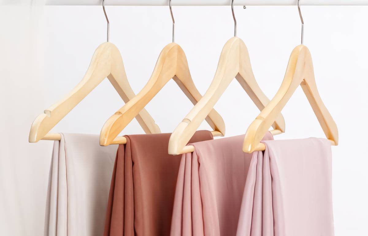 Hanger Hijab Segi Empat.png