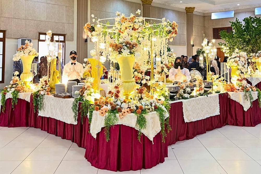 LR Dapoor Catering (instagram.com/@lrdapoor.official)