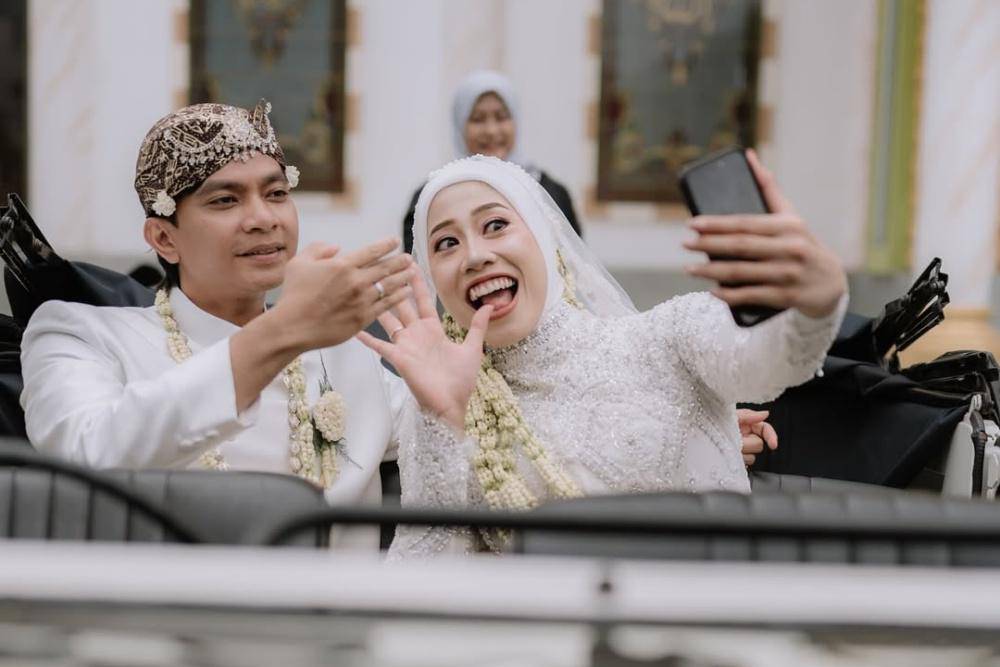 Akad%20nikah%20%E2%80%9CMega%20%26%20Dio%E2%80%9D.....%23pernikahan_idaman%20%23inspirasipengantinmuslim%20%23pengantinindo%20%23catatan-3.jpg