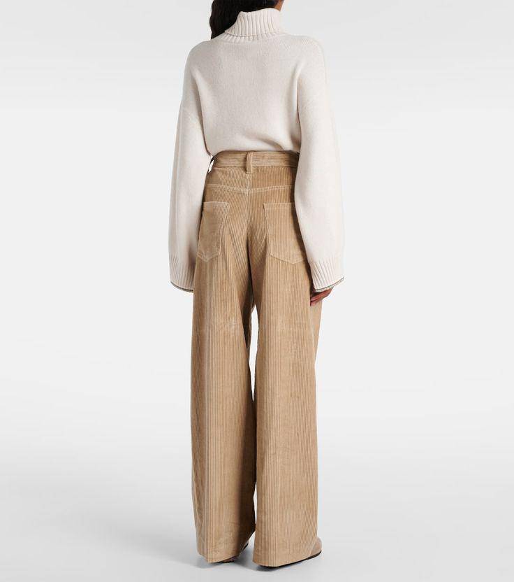 Corduroy Coklat Susu dan Turtle Neck Putih.jpg